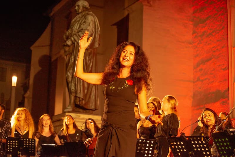 "Vayter!" with the Caravan Orchestra & Choir